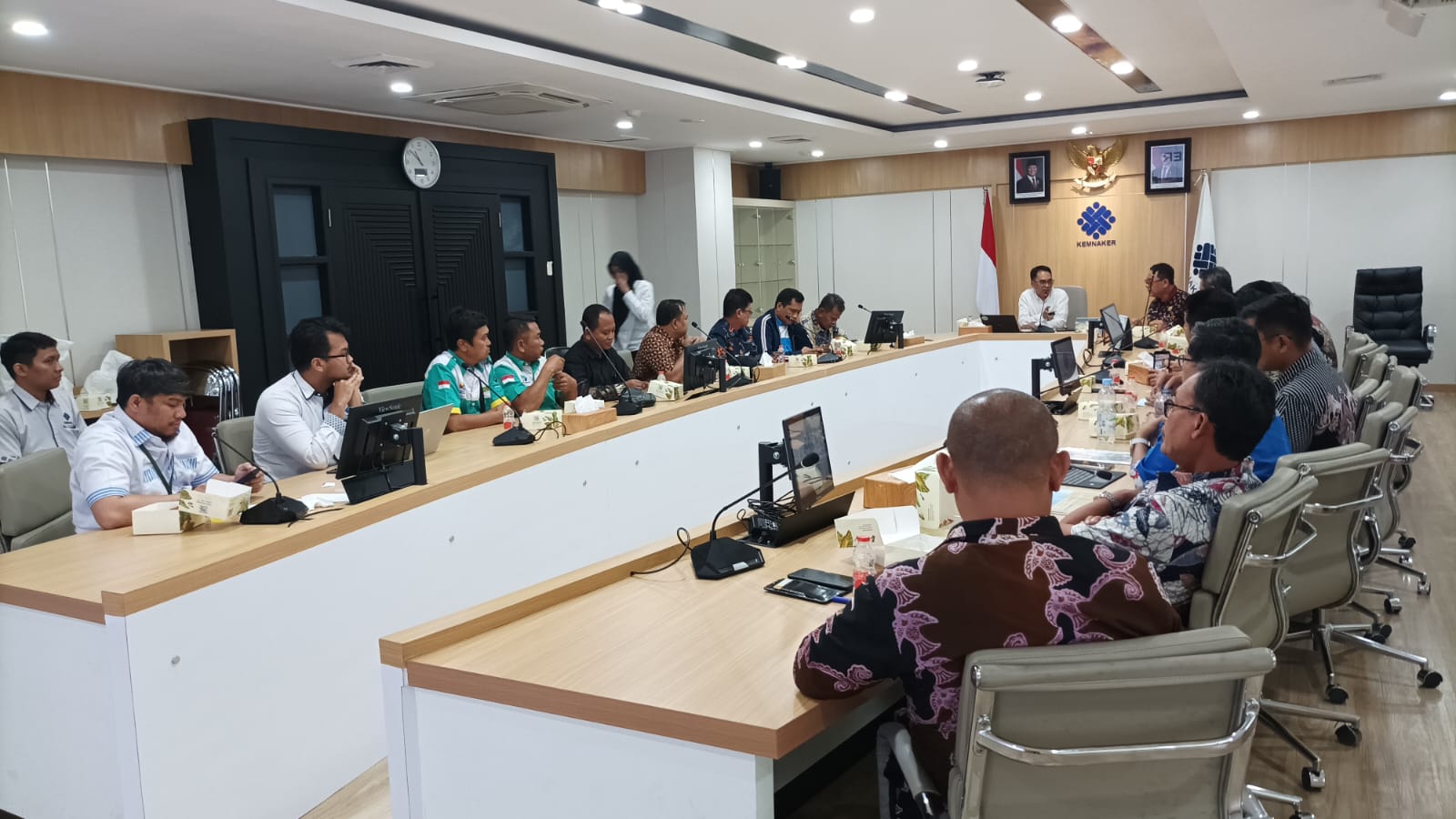 Temui KEMNAKER, KSPI Jawa Timur Desak Kemenaker RI Naikkan Upah Minimum 2026 Antara 8,2% hingga 10,2%